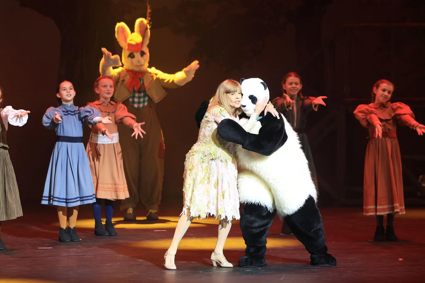 « Aidez-moi à le retrouver » : Chantal Goya porte plainte pour le vol de Pandi-Panda