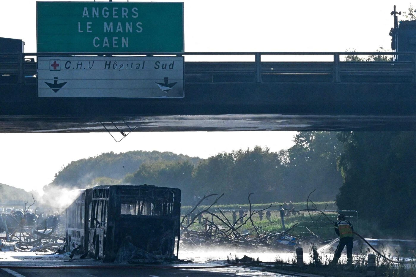 Bus incendié à Rennes : le pont de l’Alma « fortement endommagé », le trafic y sera perturbé « pendant plusieurs mois »