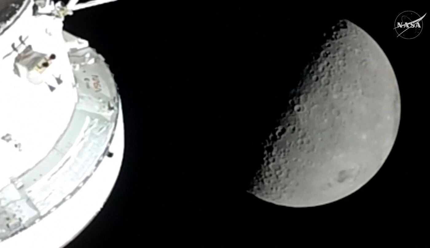 « Quelque chose que je n’avais jamais vu » : les astronautes d’Artémis survolent la face cachée de la Lune avant l’arrêt des communications