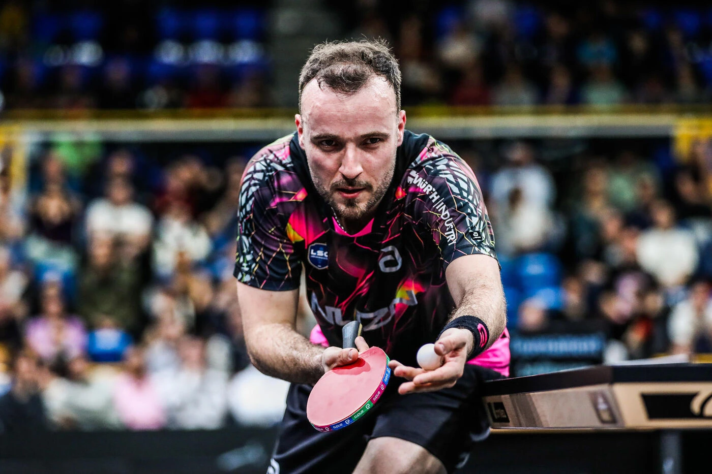 Mondiaux de tennis de table : Simon Gauzy frôle l’exploit mais s’incline en 8es face au 2e mondial Wang Chuqin