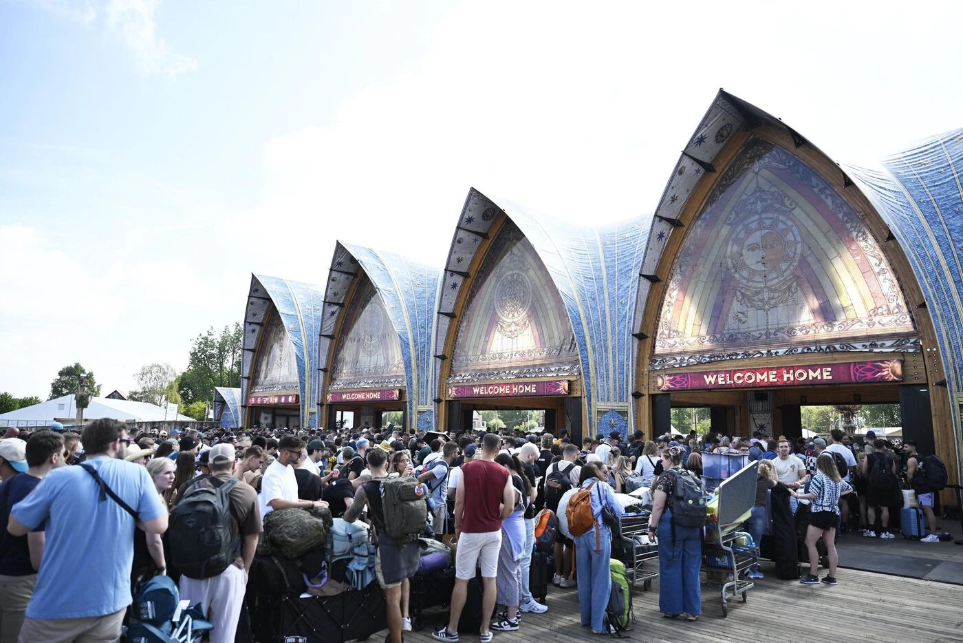 Incendie à Tomorrowland : le festival va bel et bien ouvrir ses portes avec une scène principale construite en urgence