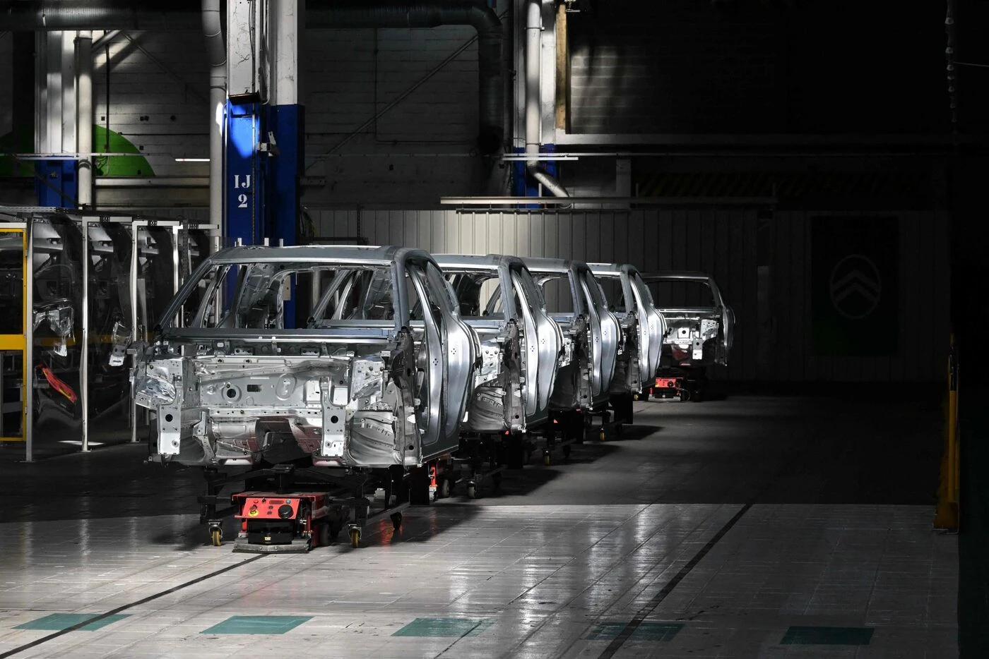 Les Chinois « bienvenus » à l’usine Stellantis de Rennes qui va produire une voiture Dongfeng, une première