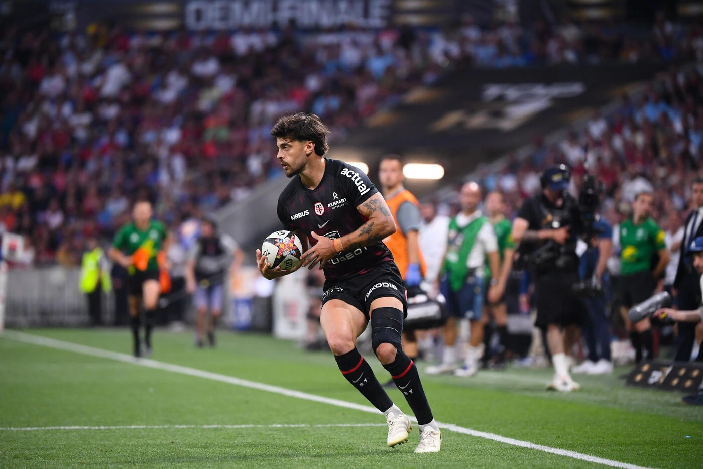 Rugby : Romain Ntamack se fera à nouveau opérer du genou gauche cet été