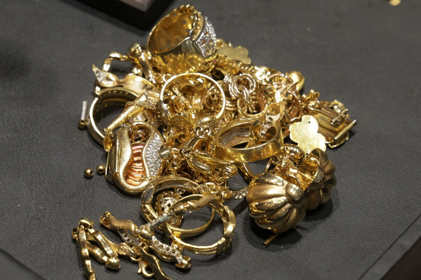 Arnaque à la prise de judo : c’est quoi cette technique de vol de bijoux utilisée de Paris à Montpellier ?