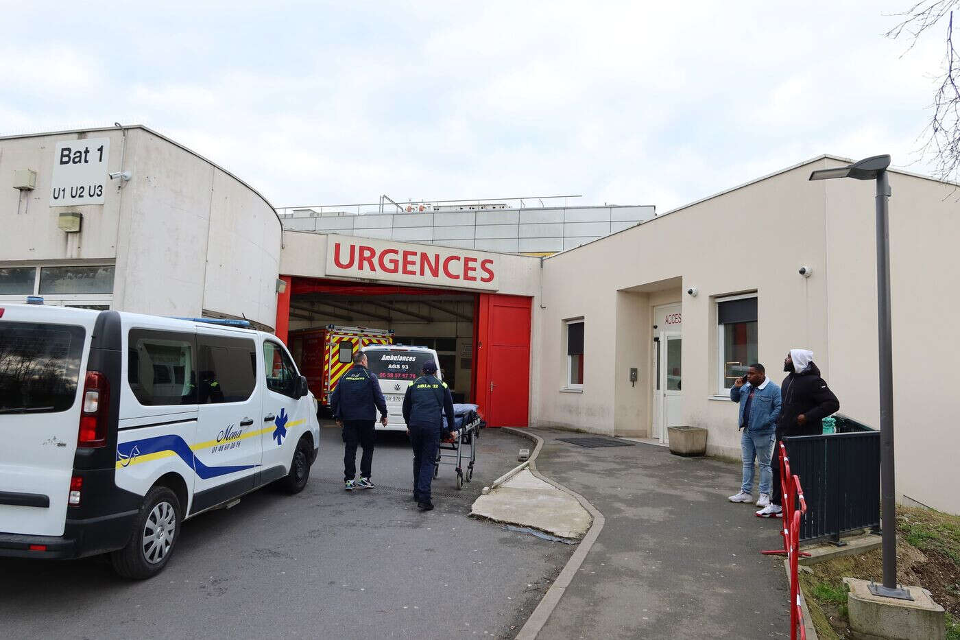 Aulnay-sous-Bois : la voiture de police percute un arbre de plein fouet, deux fonctionnaires grièvement blessés