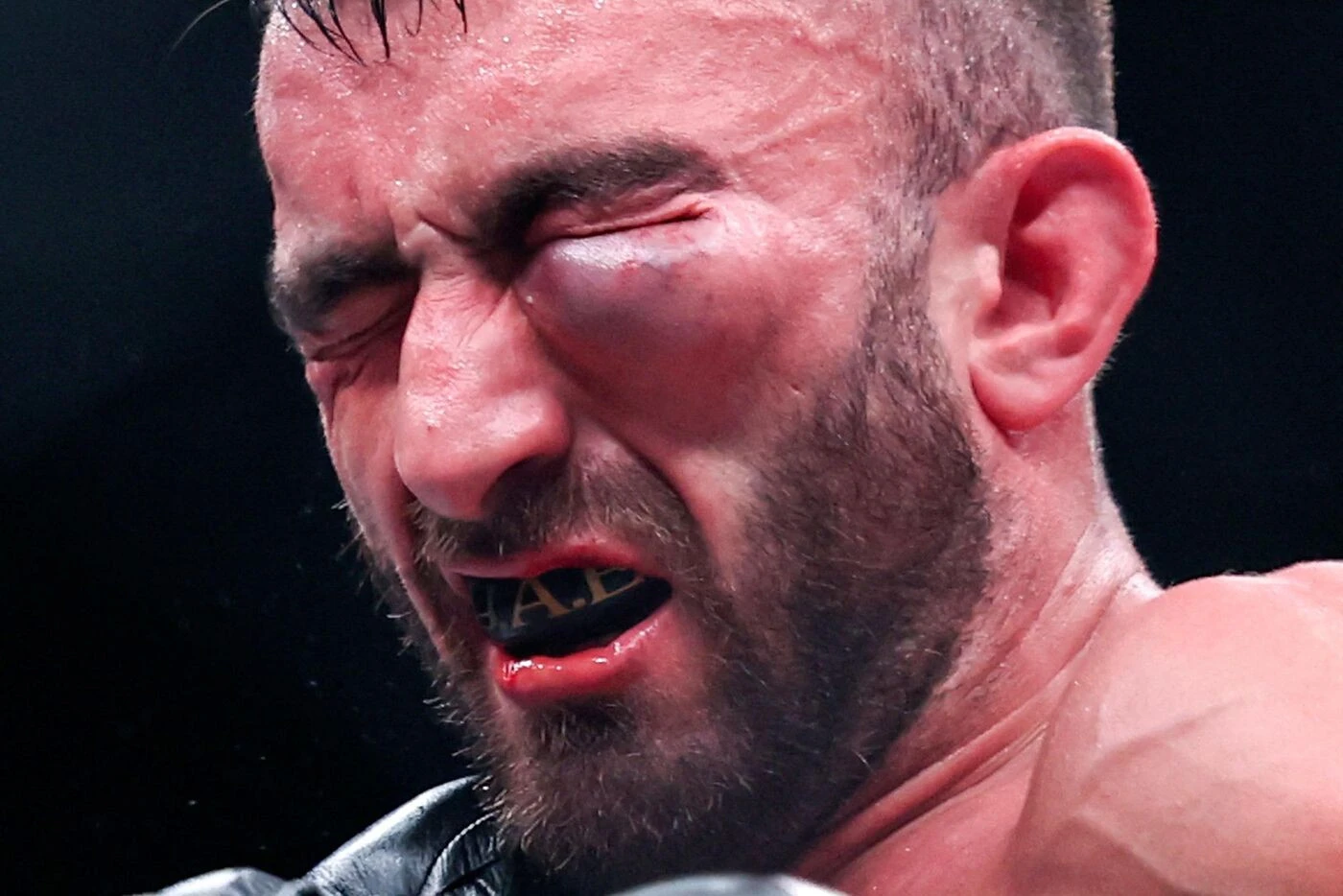 MMA : visage défiguré, œil tuméfié, envoyé six fois au tapis… le cauchemar de Mohammad Yahya à l’UFC