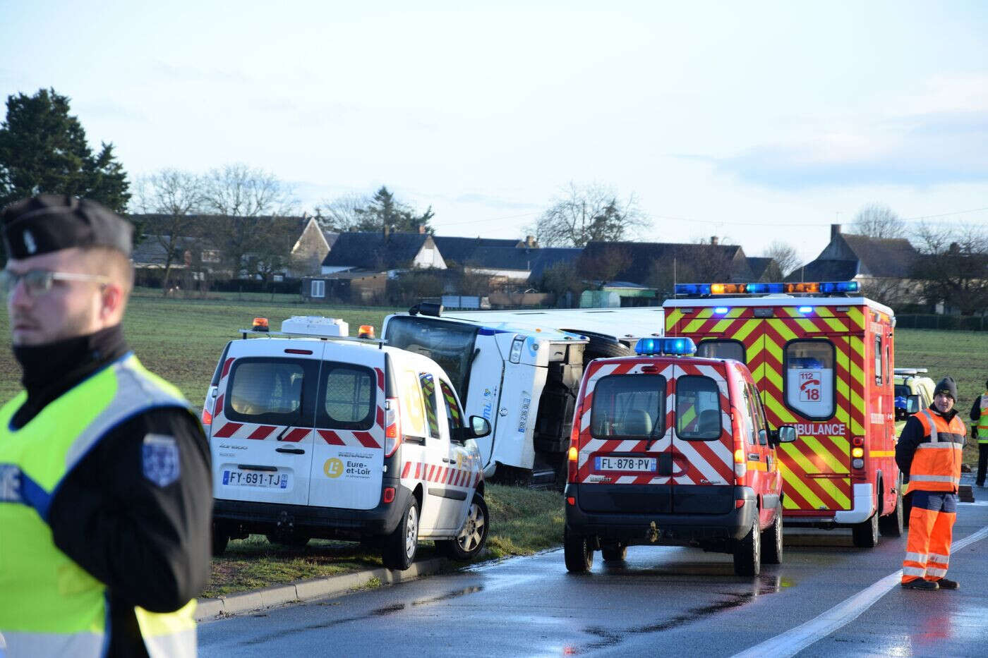 Accident de car mortel en Eure-et-Loir : « On a engagé trente-deux gendarmes sur les lieux »