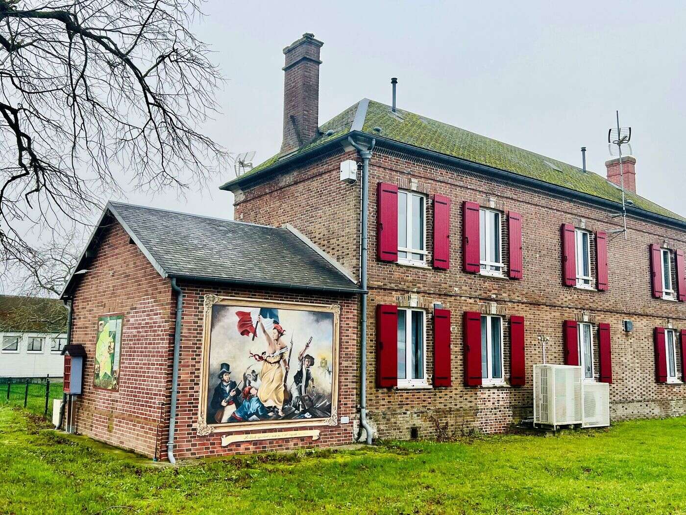 « Bientôt la 21e fresque ! » : ce village de l’Eure porte les couleurs de la République sur tous ses murs