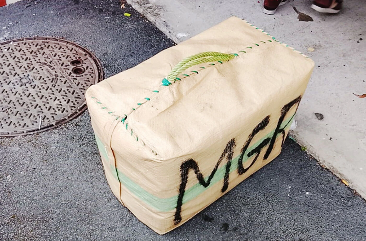 Cachées dans un garage, les « valises » contenaient 48 kg de cannabis