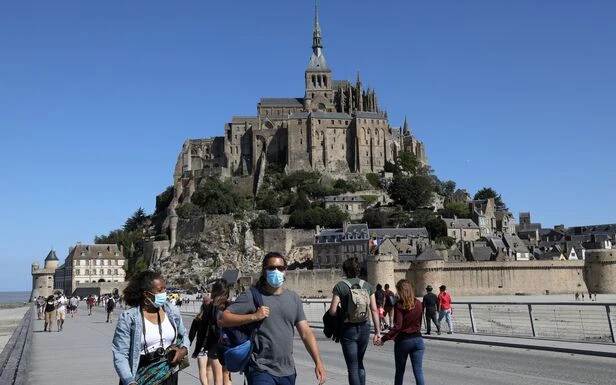 Vacances d’été : bons d’achat, réductions... ces territoires qui déroulent le tapis rouge aux touristes