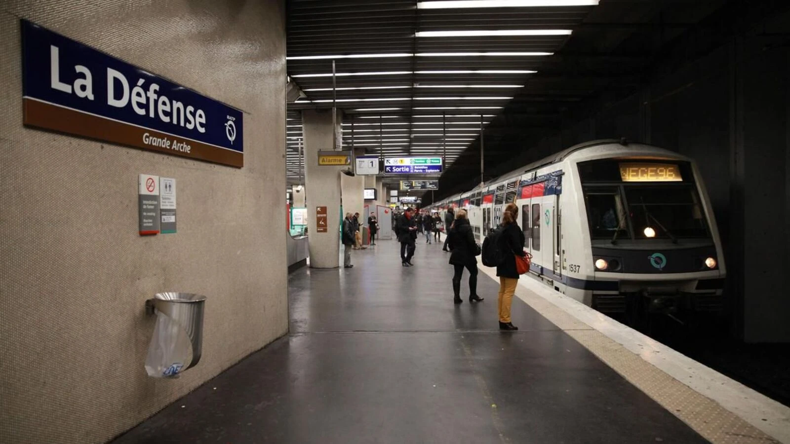 RER A : le trafic à nouveau perturbé ce mardi entre La Défense et Maisons-Laffitte