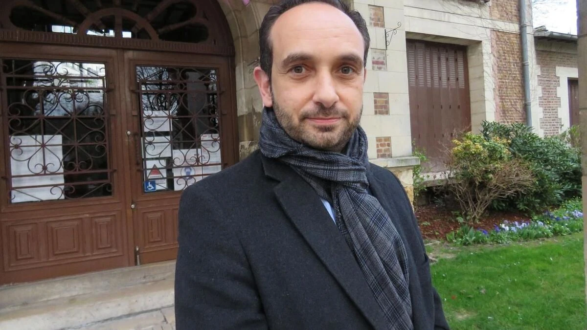 Sarcelles : enquête ouverte après une altercation entre le maire et un ancien combattant