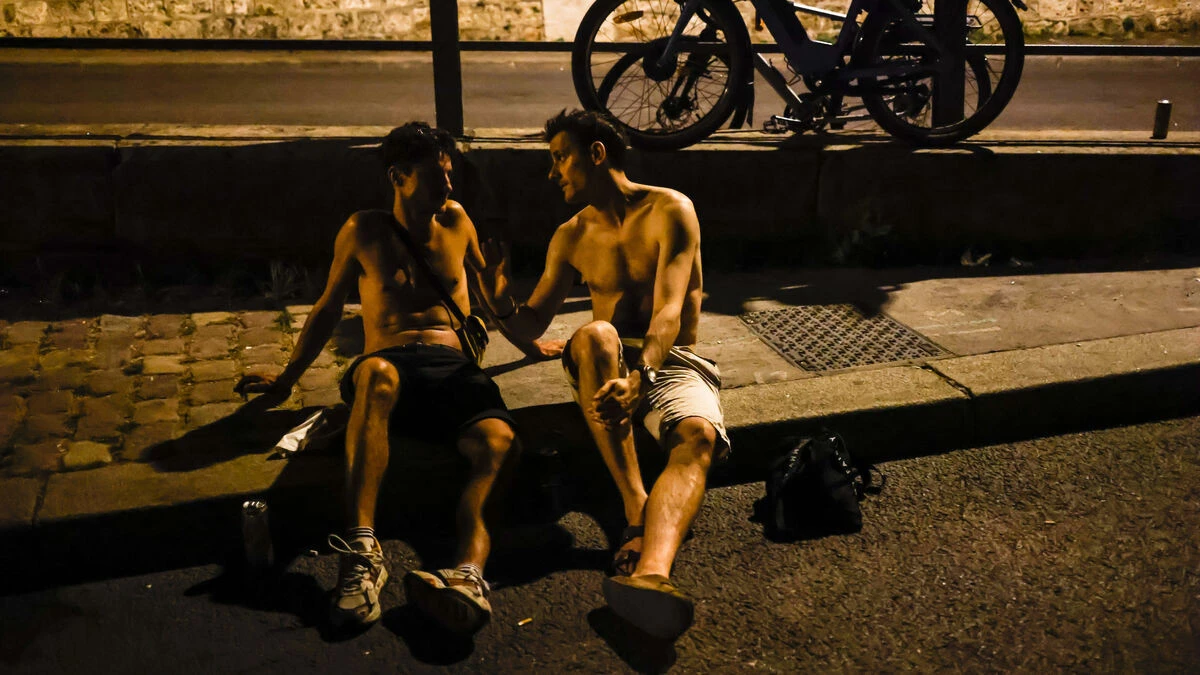 Chaleur à Paris : pourquoi la nuit dernière, pourtant étouffante, n’a pas été classée comme « tropicale »