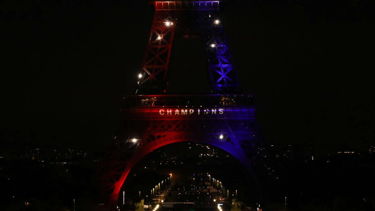 La Tour Eiffel en rouge et bleu, des messages à travers la ville… Paris affichera son soutien au PSG avant la finale