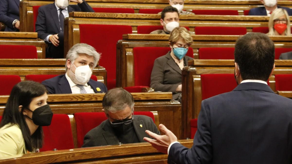 ERC rechaza ahora un Govern en solitario mientras Junts enfría un acuerdo inminente
