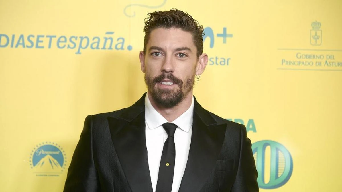 El actor Adrián Lastra, 41 años, habla claro de su cambio físico radical: “He perdido mucho peso por gajes del oficio. No es divertida esta parte del trabajo”