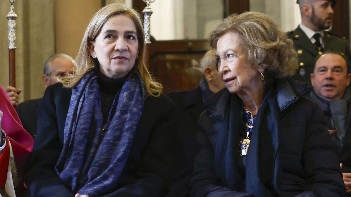 La infanta Cristina vuelve al Palacio Real junto a la reina Sofía