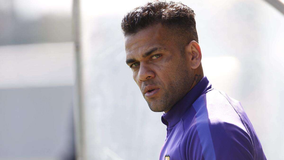 El hermano de Dani Alves reacciona a nuevos falsos rumores de suicidio en la prisión: 