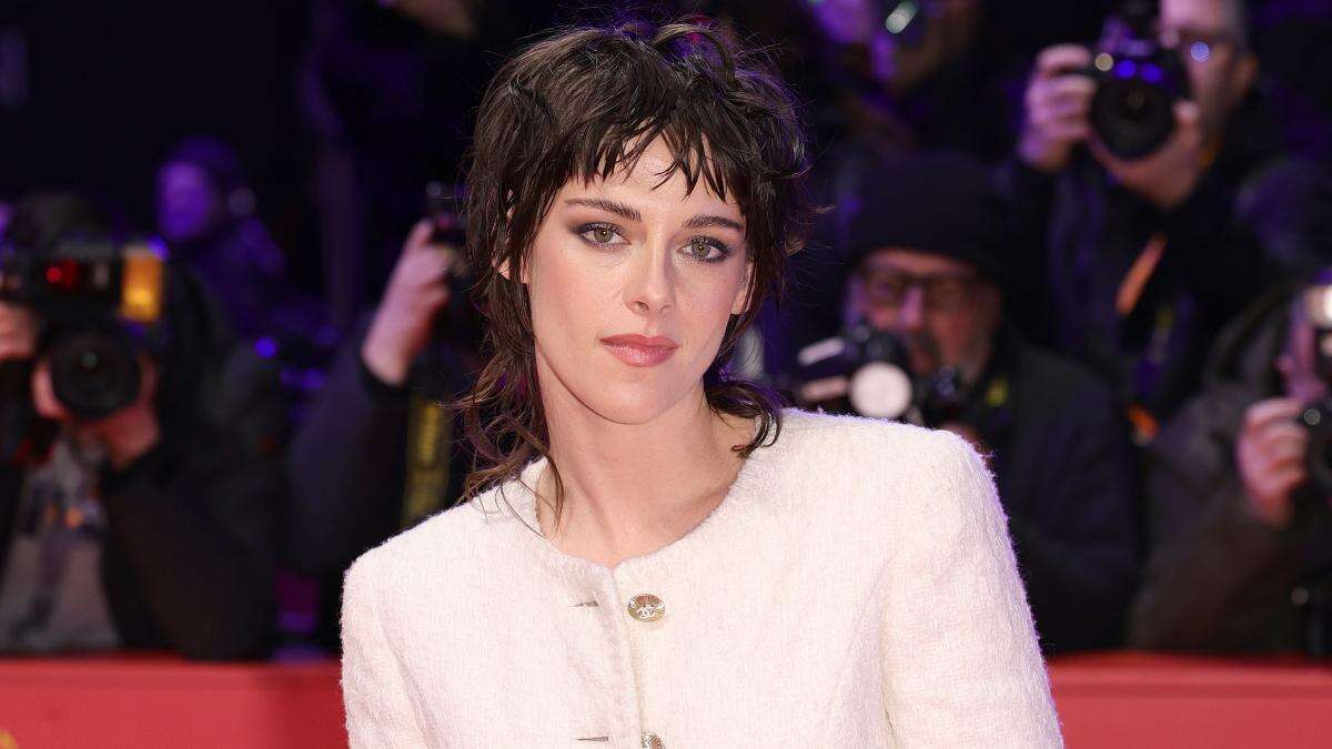 Kristen Stewart alza su voz gay: 