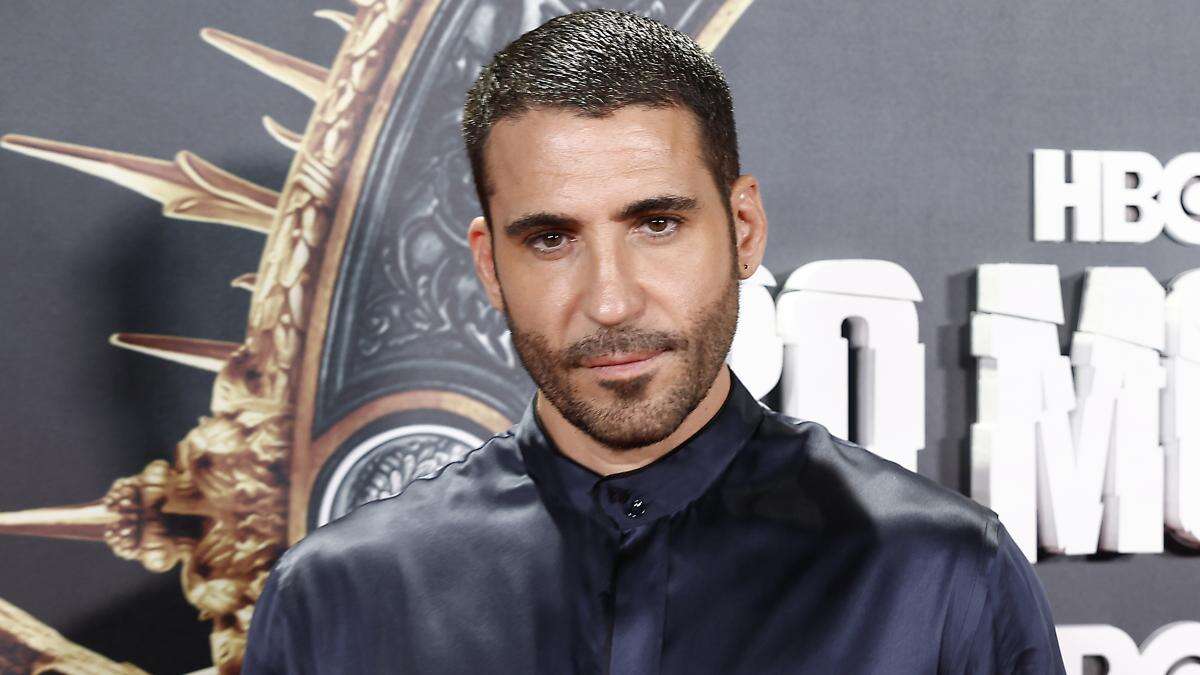 El actor Miguel Ángel Silvestre se vuelca con los damnificados por la DANA