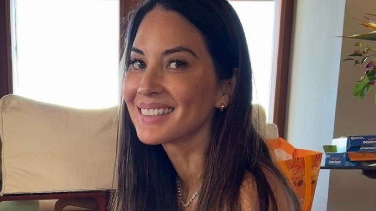 Olivia Munn se somete a una histerectomía total en su lucha contra el cáncer de mama: “La mejor decisión para poder estar con mi familia”