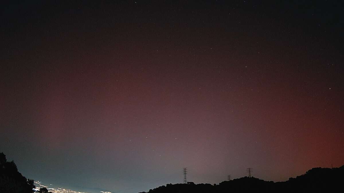 La noche de las auroras boreales en España resumida en solo 90 segundos de imágenes