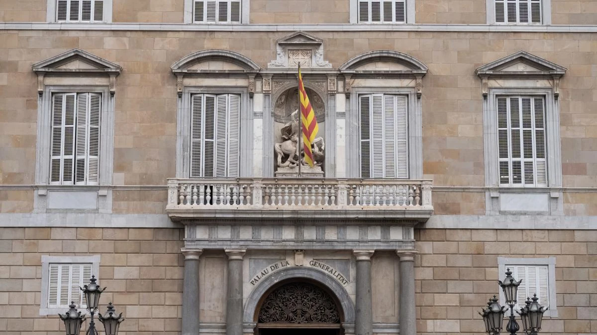 La Generalitat constata que su servicio digital y sus oficinas de atención deben mejorar