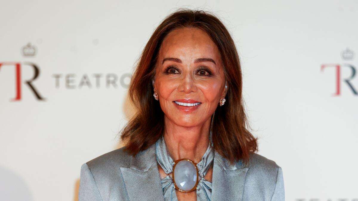 Los 73 años de Isabel Preysler: Una vida cargada de looks icónicos