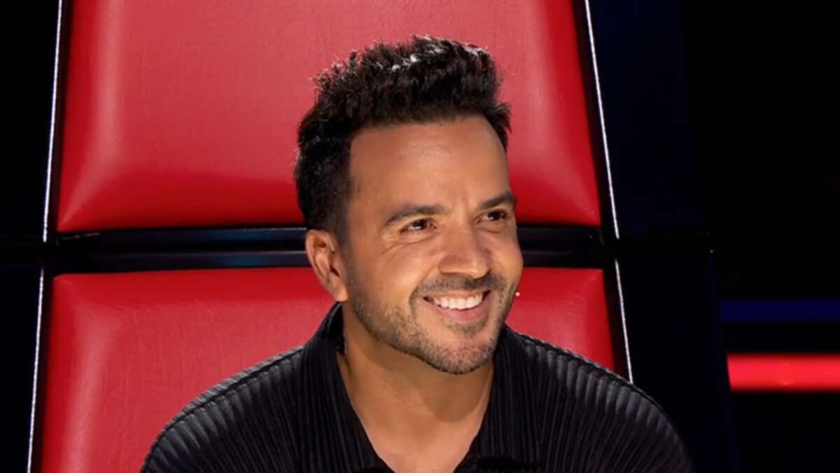 Luis Fonsi muestra cómo le quedó la cara al inyectarle un medicamento al que es alérgico