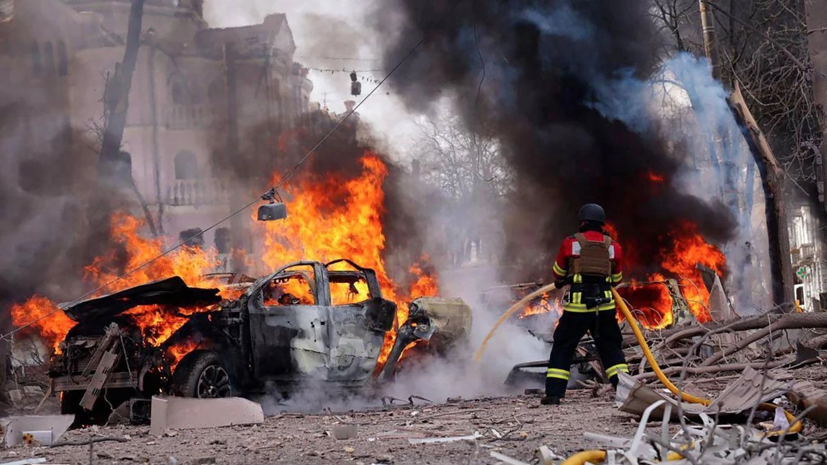 Rusia ataca con misiles el centro de Sumi y causa 34 muertos, denuncia Ucrania