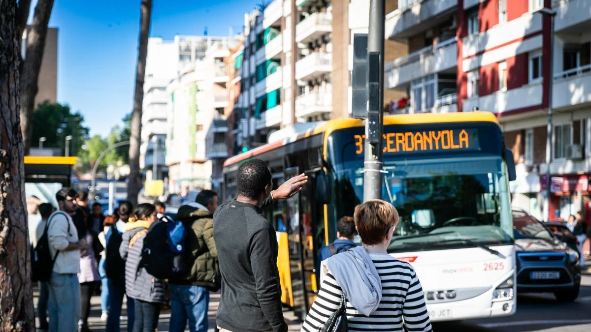 Unas fluctuaciones eléctricas dejan a Rodalies fuera de juego el día después del apagón
