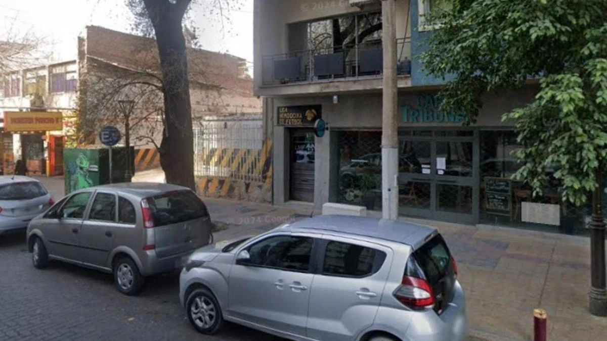 Una mujer se tira dos veces de un edificio y ahora investigan si fue durante un intento de robo