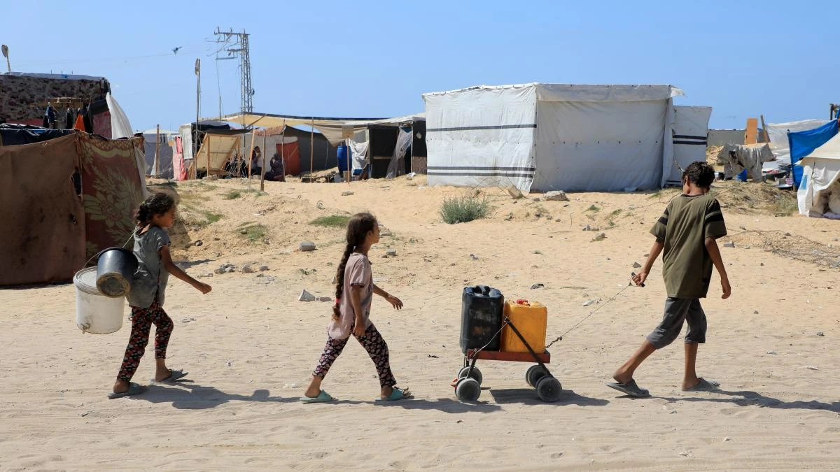 Madrid critica que el Ejecutivo de Sánchez le pidió por whatsapp atender a niños de Gaza