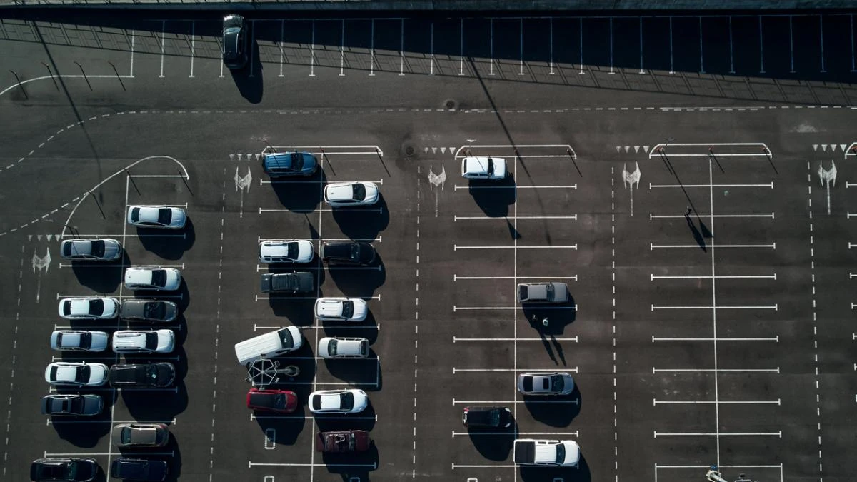 Vecinos organizados manipulan a Google Maps para quedarse con las plazas de aparcamiento