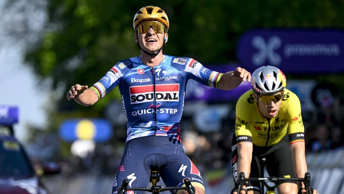 Evenepoel regresa a lo grande y gana la Flecha Brabanzona ante Van Aert