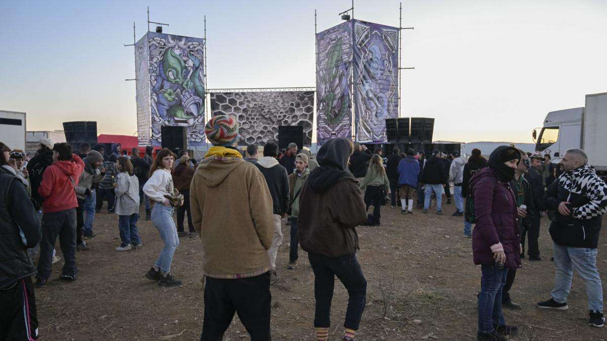 Una 'rave' en Aiguamúrcia se salda con un detenido, 46 personas denunciadas y un hombre perdido por el bosque