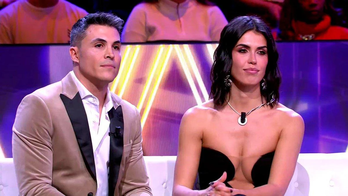 Sofía Suescun y Kiko Jiménez comparten una preocupante imagen tras someterse a un nuevo retoque estético: ''No os asustéis''