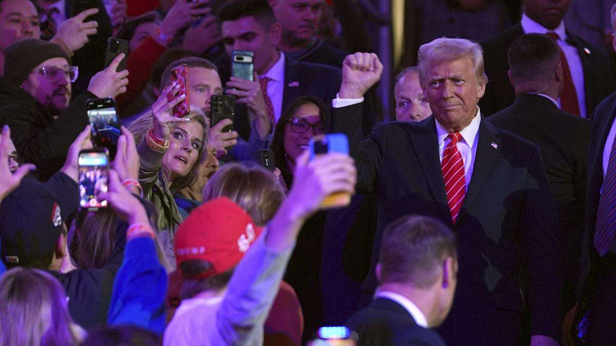 Trump se da un baño de masas antes de su toma de posesión: “Se baja el telón de cuatro años de decadencia americana”