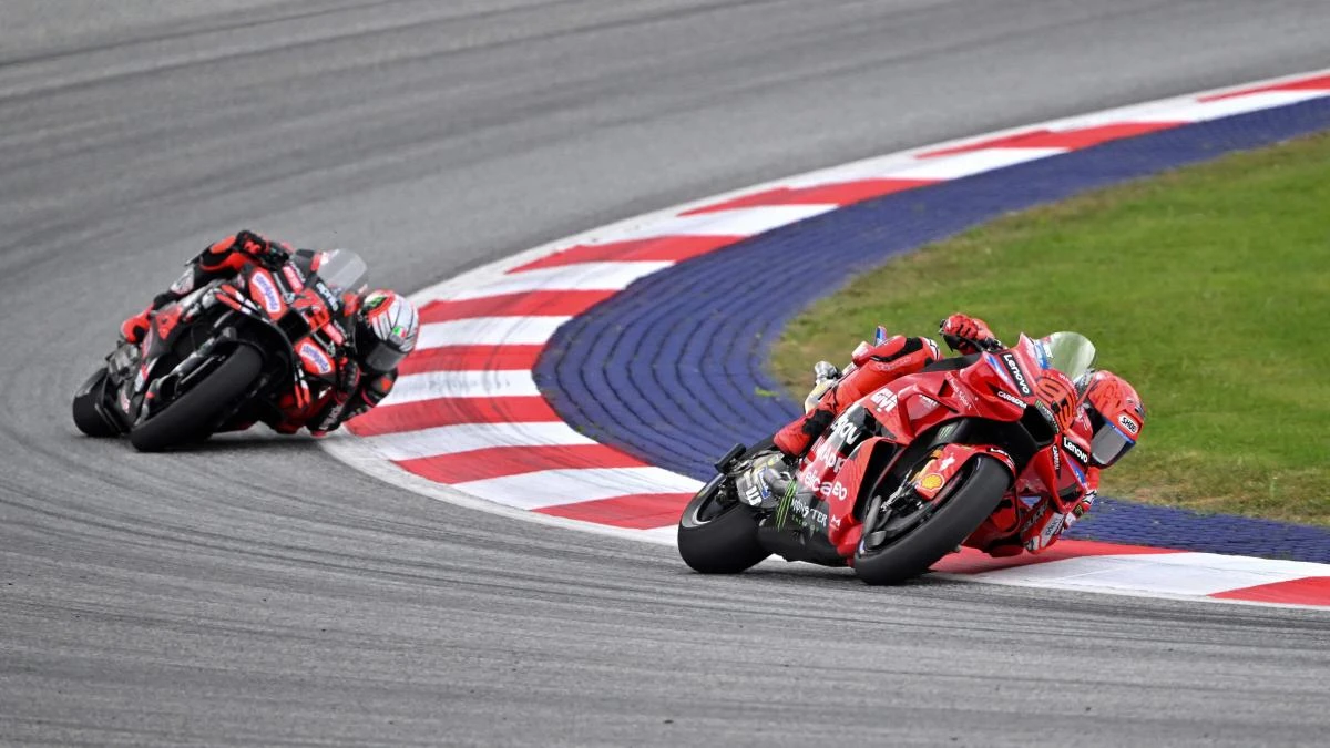 Marc Márquez se lleva la victoria 1.000 de MotoGP tras un duelo estelar con Bezzecchi