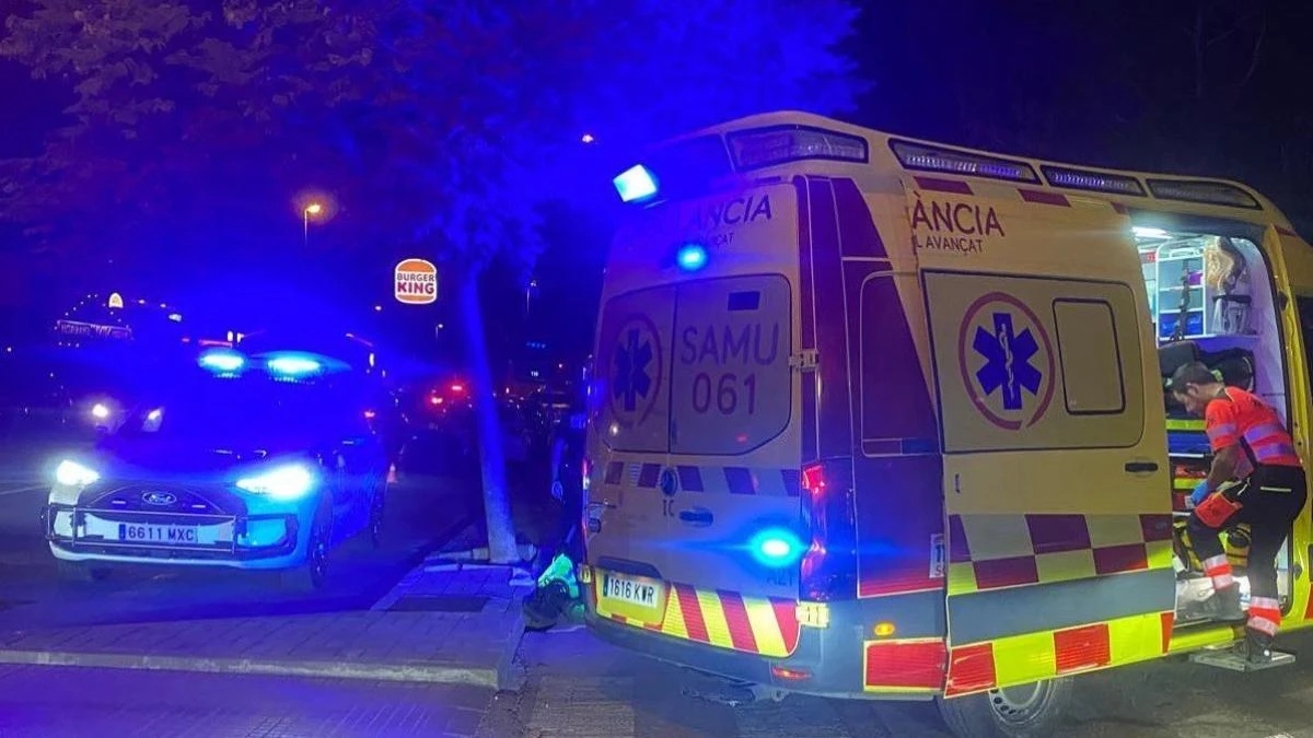 Muere un hombre al volcar el coche que conducía en Granada durante la madrugada