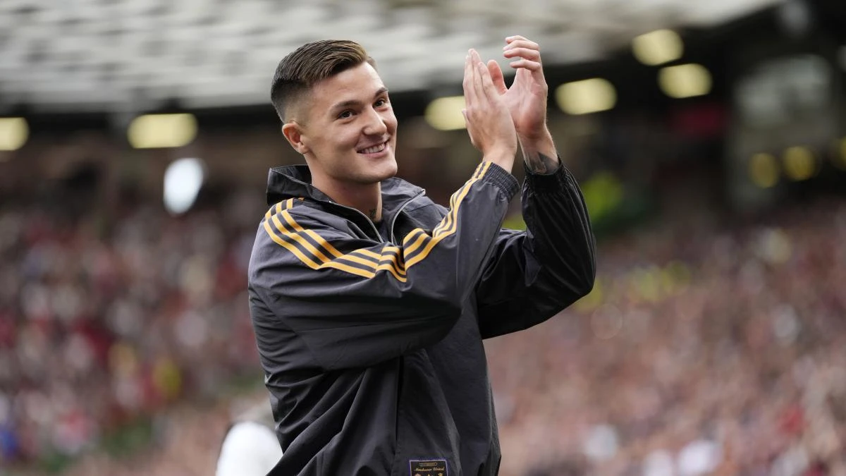 El Manchester United, un gigante adormecido que domina el mercado de traspasos