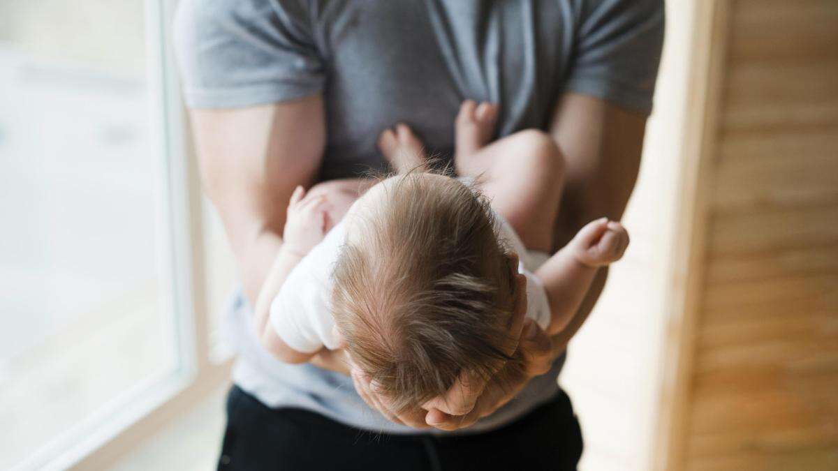 Pide 1 millón de euros porque en el hospital de Cádiz se equivocaron con el semen y su hija no es biológica