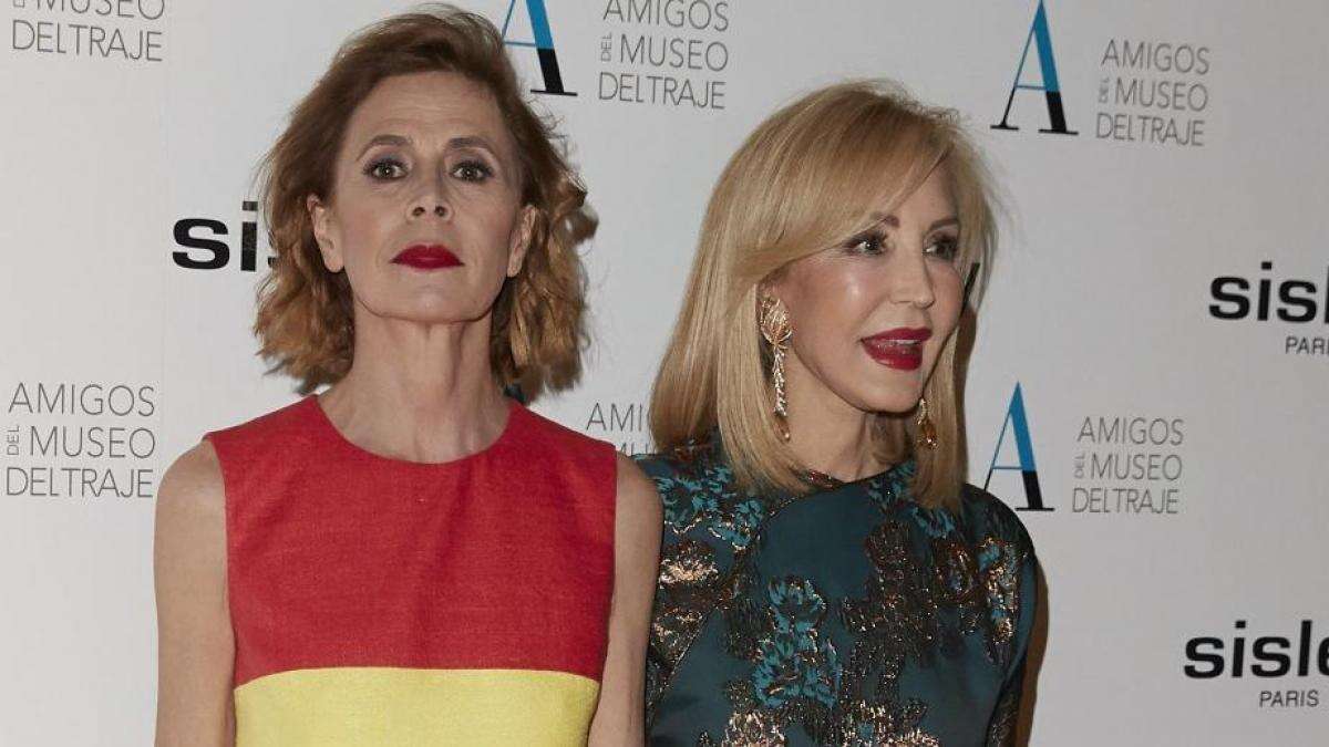 Ágatha Ruiz de la Prada, sin pelos en la lengua, atiza el conflicto mediático con Carmen Lomana: “El personaje me aburre”