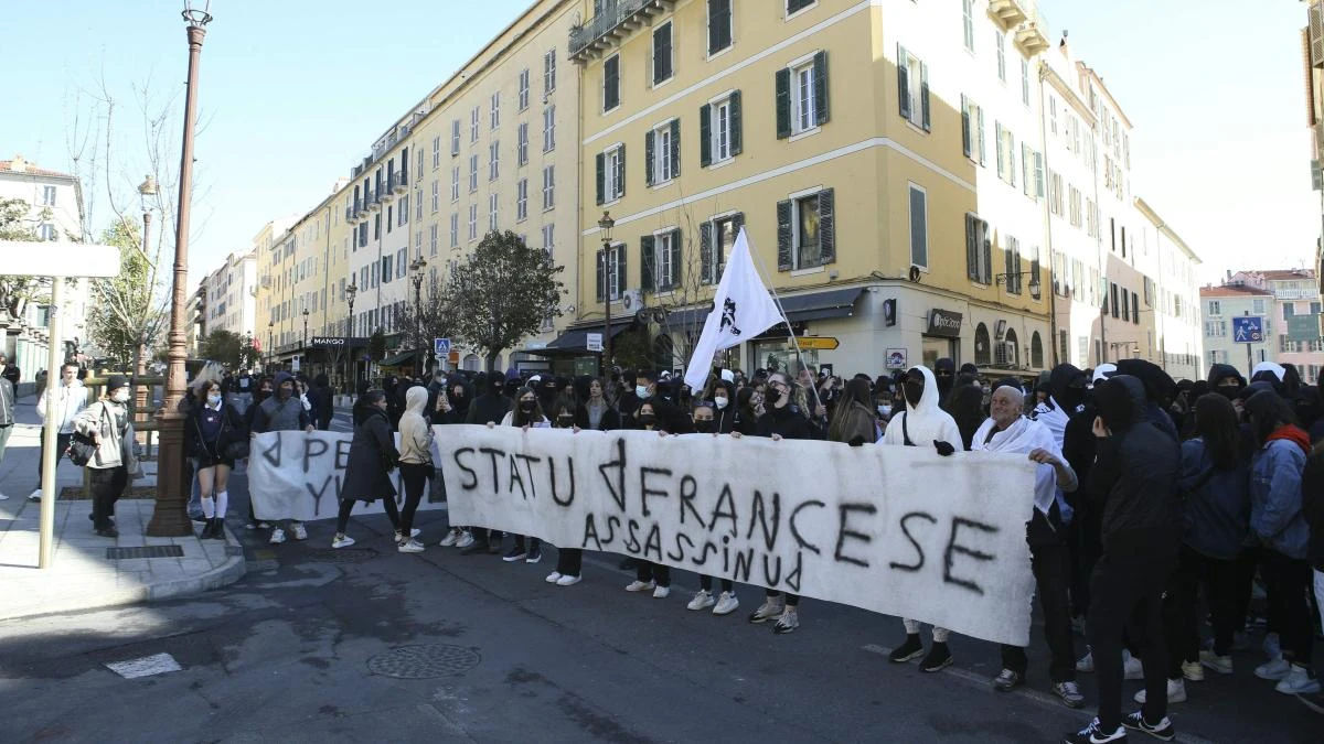 Francia modificará la Constitución para incluir la singularidad de Córcega