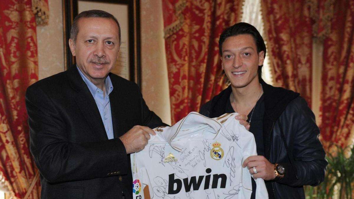 Mesut Özil, exjugador del Madrid, elegido miembro del ejecutivo del partido de Erdogan