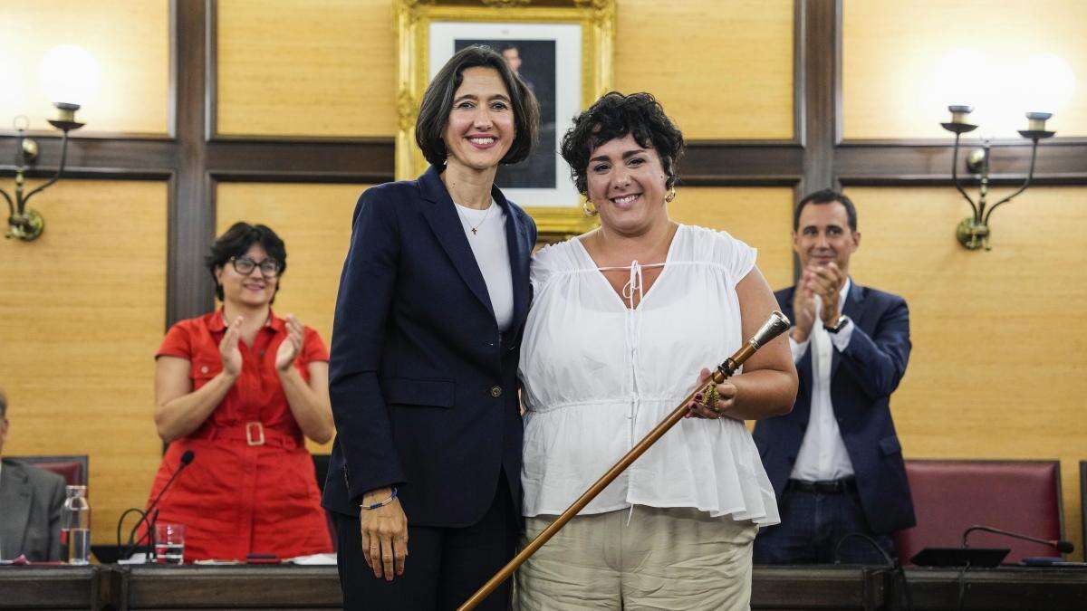 Mireia González toma el relevo de Núria Parlon en la alcaldía de Santa Coloma de Gramenet