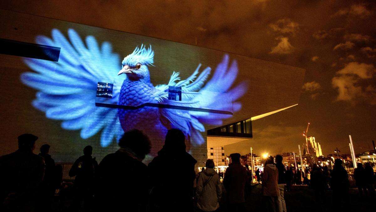 El Llum BCN llena las calles de Poblenou con sus espectaculares instalaciones