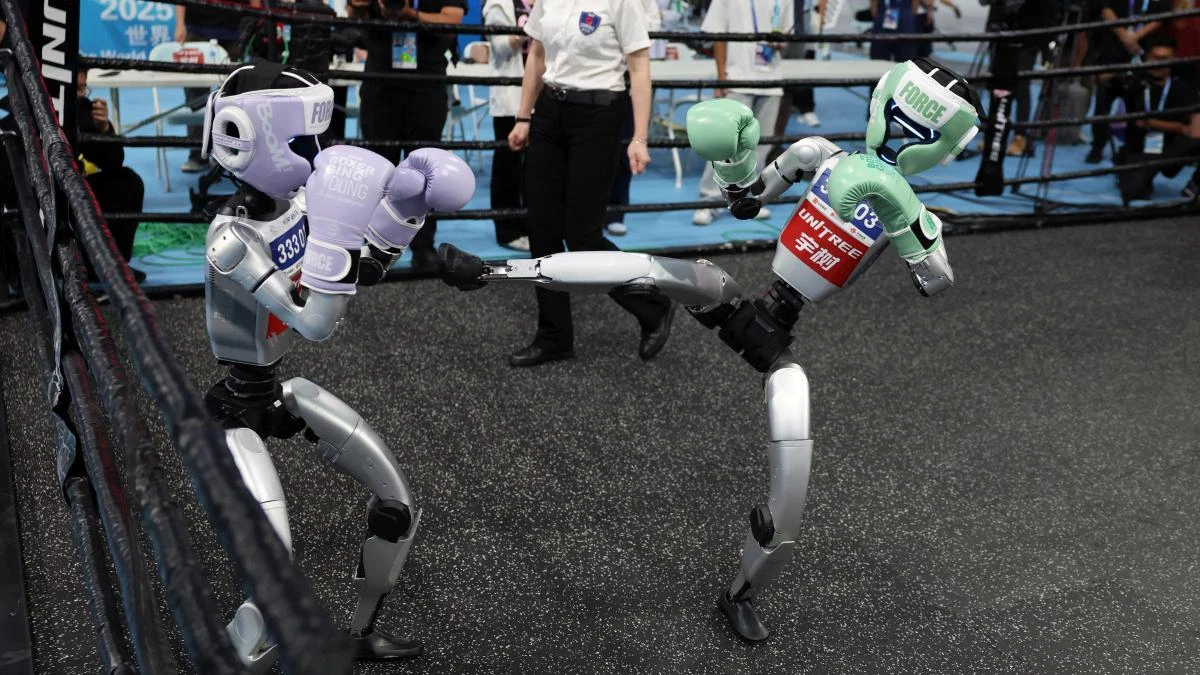 Los robots juegan al fútbol, compiten, colapsan y chocan en las primeras“Olimpiadas de Robótica”