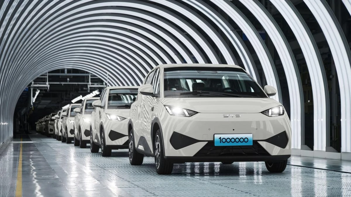 BYD evalúa instalar su tercera planta europea de coches eléctricos en España