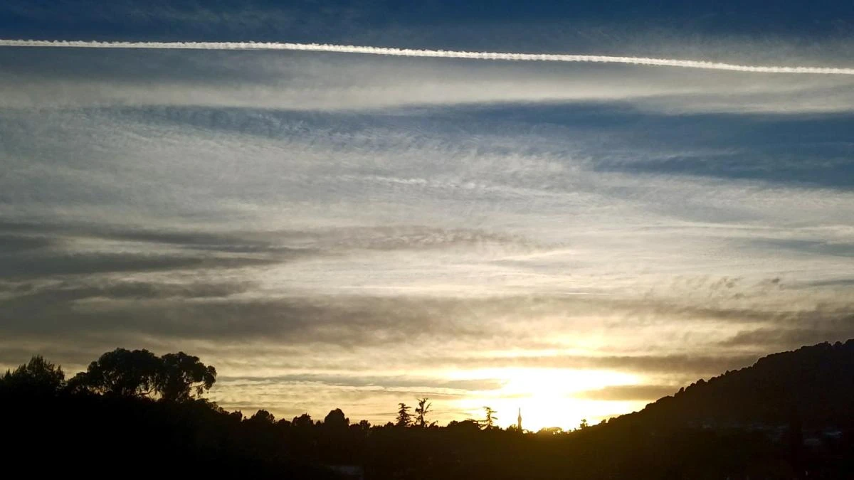 La estela del atardecer en Ullastrell